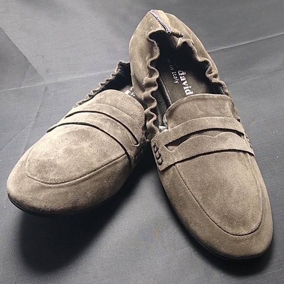 NEW W/O TAGS CHARLES DAVID Women’s Milly Penny Loafers Sz.6 - Picture 2 of 4